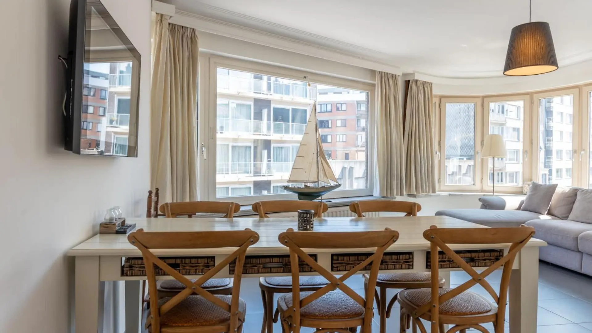 Spacious Apartment Up To 6 People Ostend