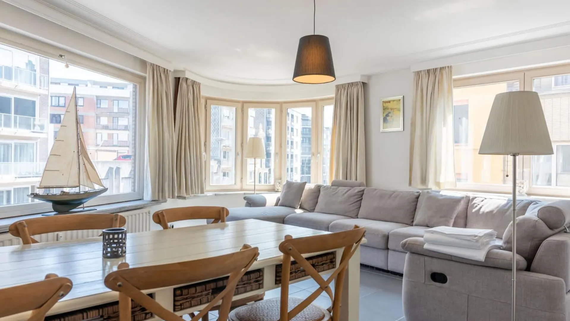 Spacious Apartment Up To 6 People Ostend